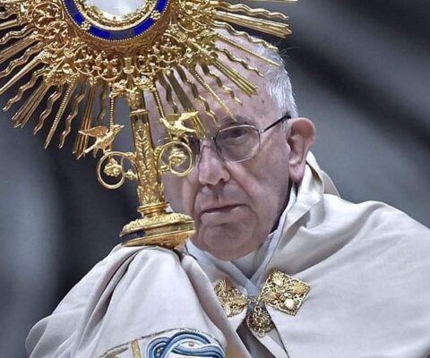 IN SUFFRAGIO PER PAPA FRANCESCO